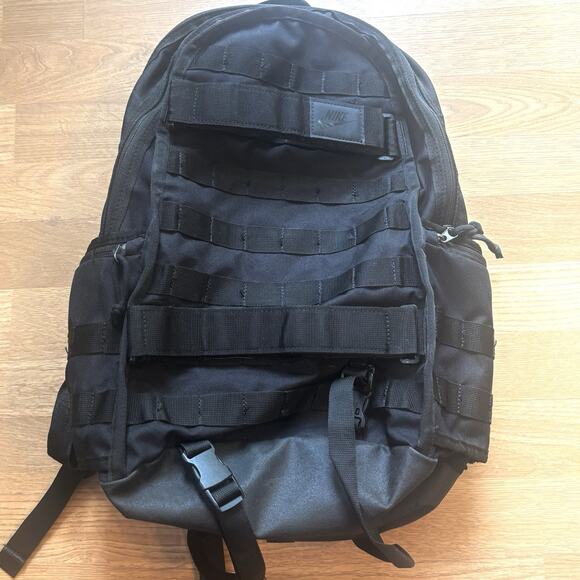 Nike SB Sportswear Backpack Tactical Laptop Black Skate Skateboard Daypack - Picture 1 of 4